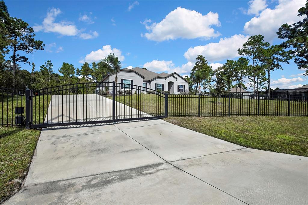 9504 Earthwind Court Weeki Wachee, FL 34613 - Photo 47 of 48 a view of a park with a large trees