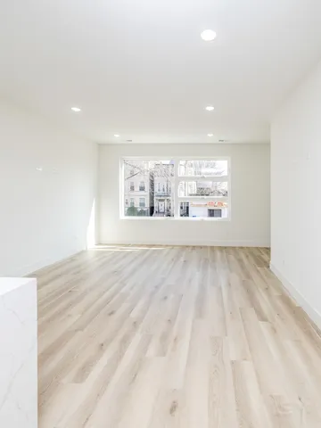 $2,700 | 5530 South Michigan Avenue, Unit 1, Chicago, IL 60637