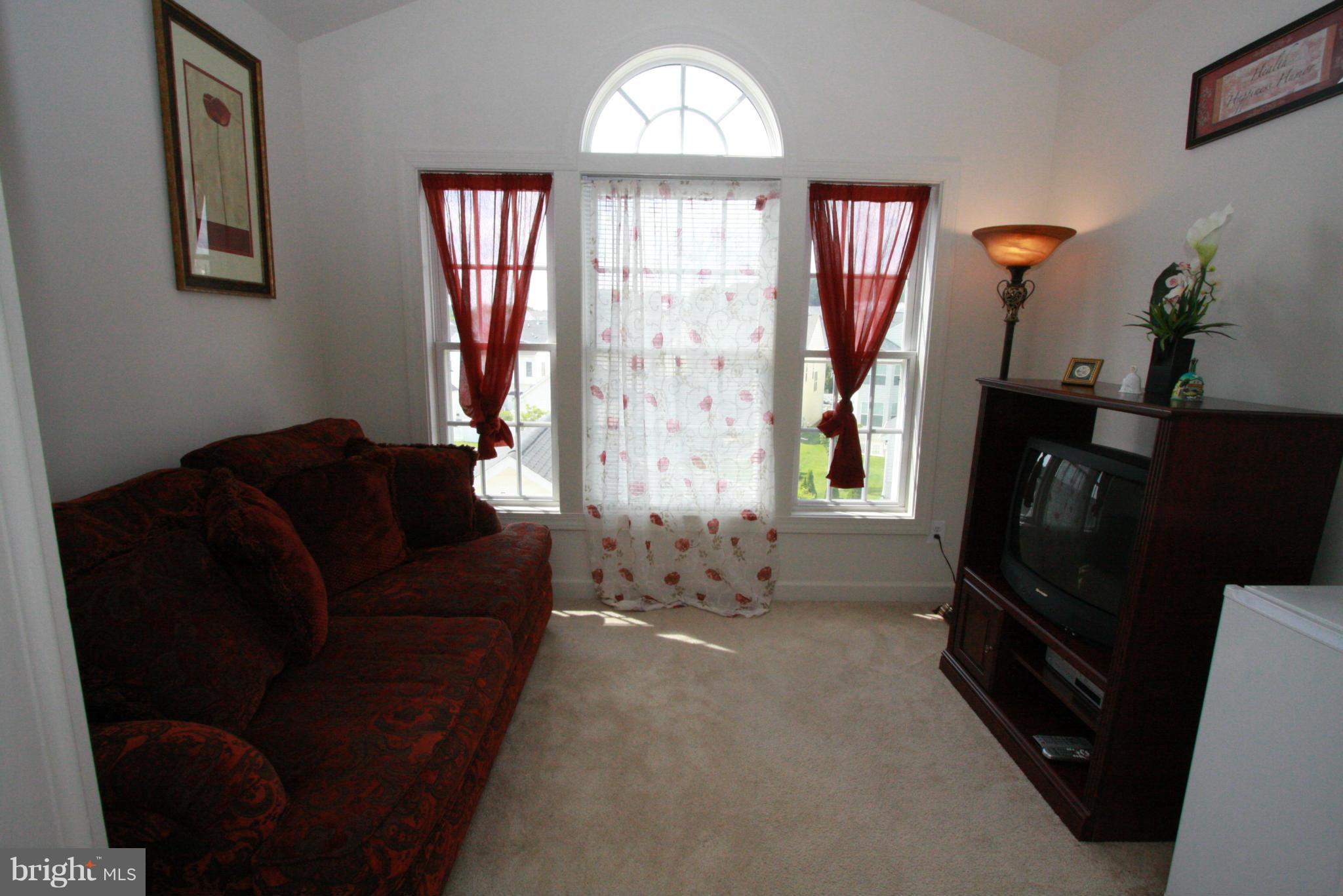 12007 Chestnut Glen Road Clarksburg, MD 20871 - Photo 14 of 29 Bedroom (Master)