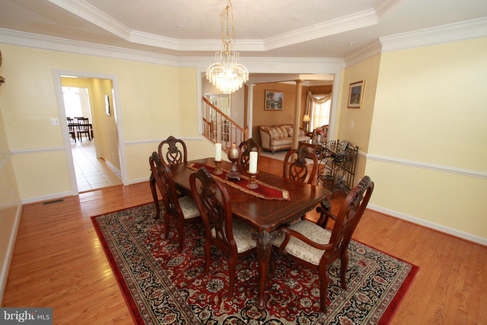 12007 Chestnut Glen Road Clarksburg, MD 20871 - Photo 6 of 29 Living Room