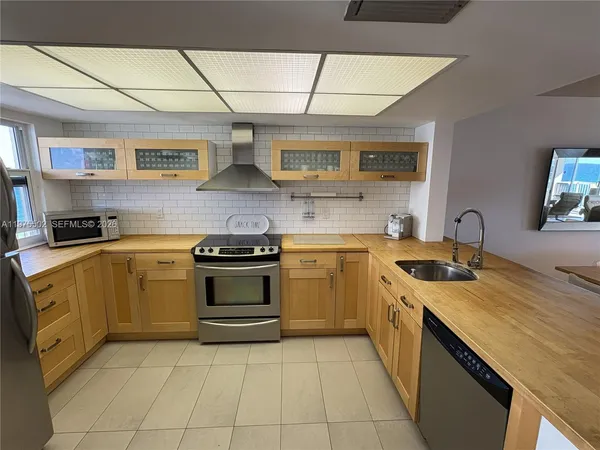 $499,000 | 1069 Hillsboro Mile, Unit 603, Hillsboro Beach, FL 33062