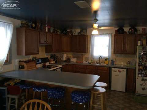 5404 North Linden Road Flint, MI 48504 - Photo 23 of 35 20430693-22.JPG