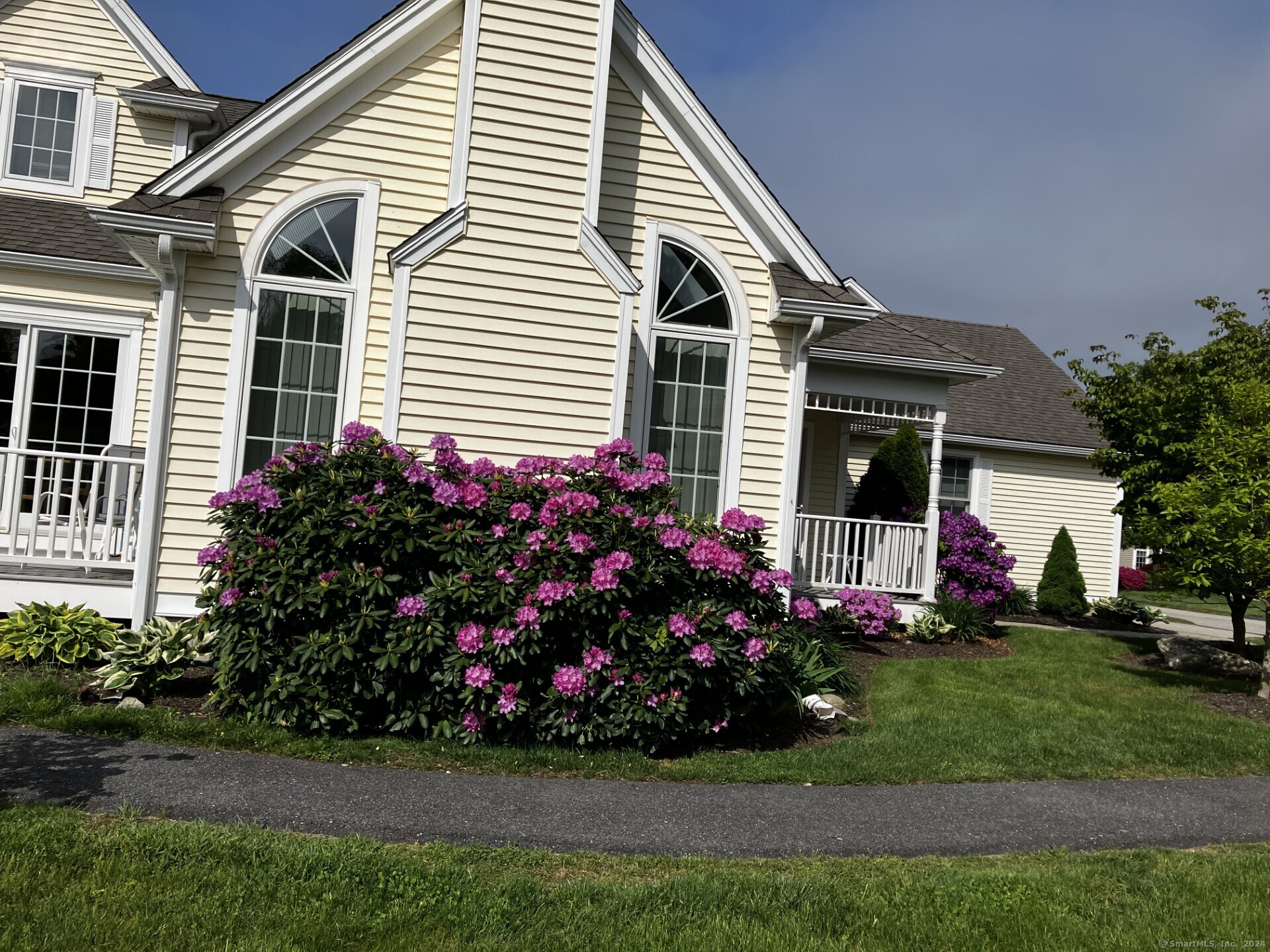94 Stonehouse Road, Unit 6 Coventry, CT 06238 - Photo 1 of 1 Landscaping