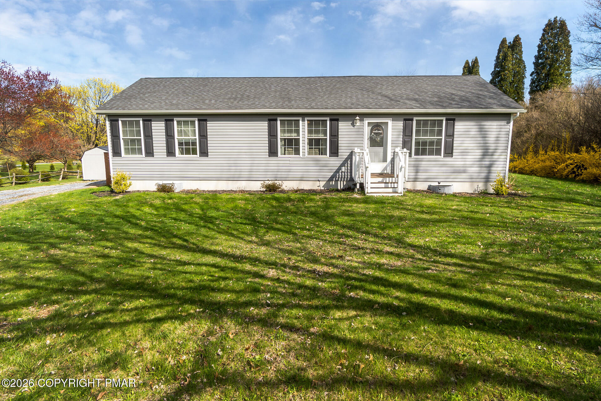 838 South Dogwood Road Walnutport, PA 18088 - Photo 3 of 45 3