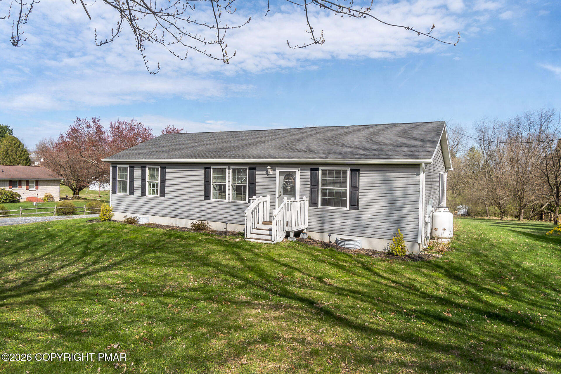 838 South Dogwood Road Walnutport, PA 18088 - Photo 4 of 45 4