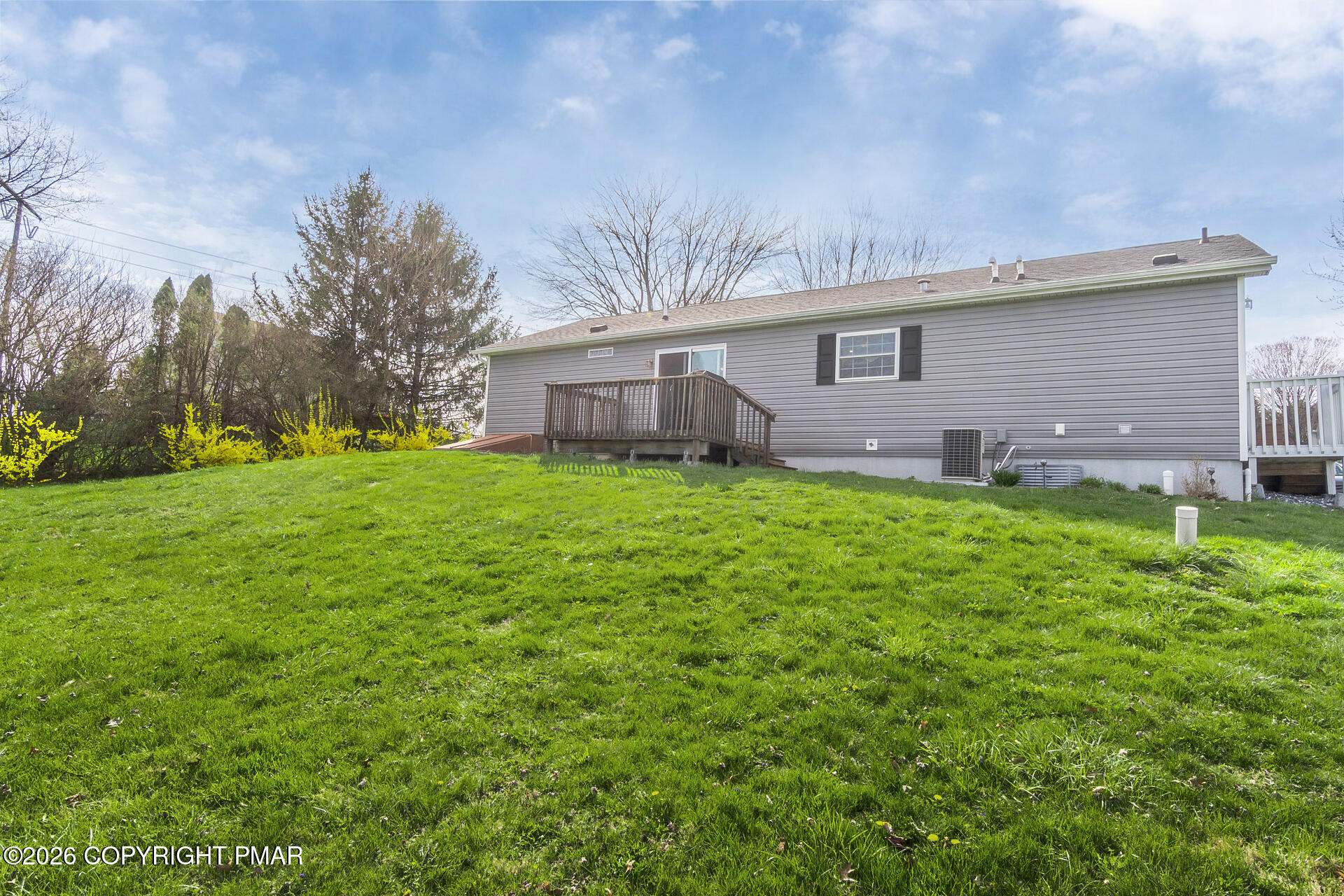 838 South Dogwood Road Walnutport, PA 18088 - Photo 8 of 45 8