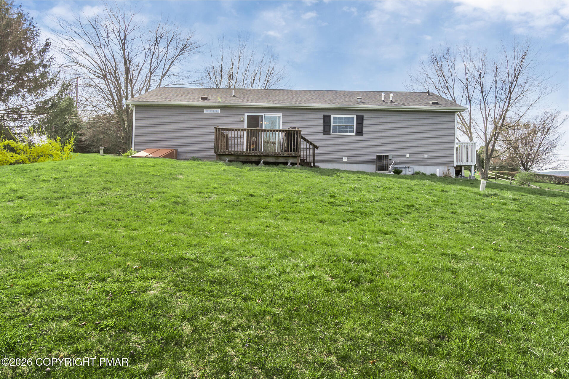 838 South Dogwood Road Walnutport, PA 18088 - Photo 9 of 45 9