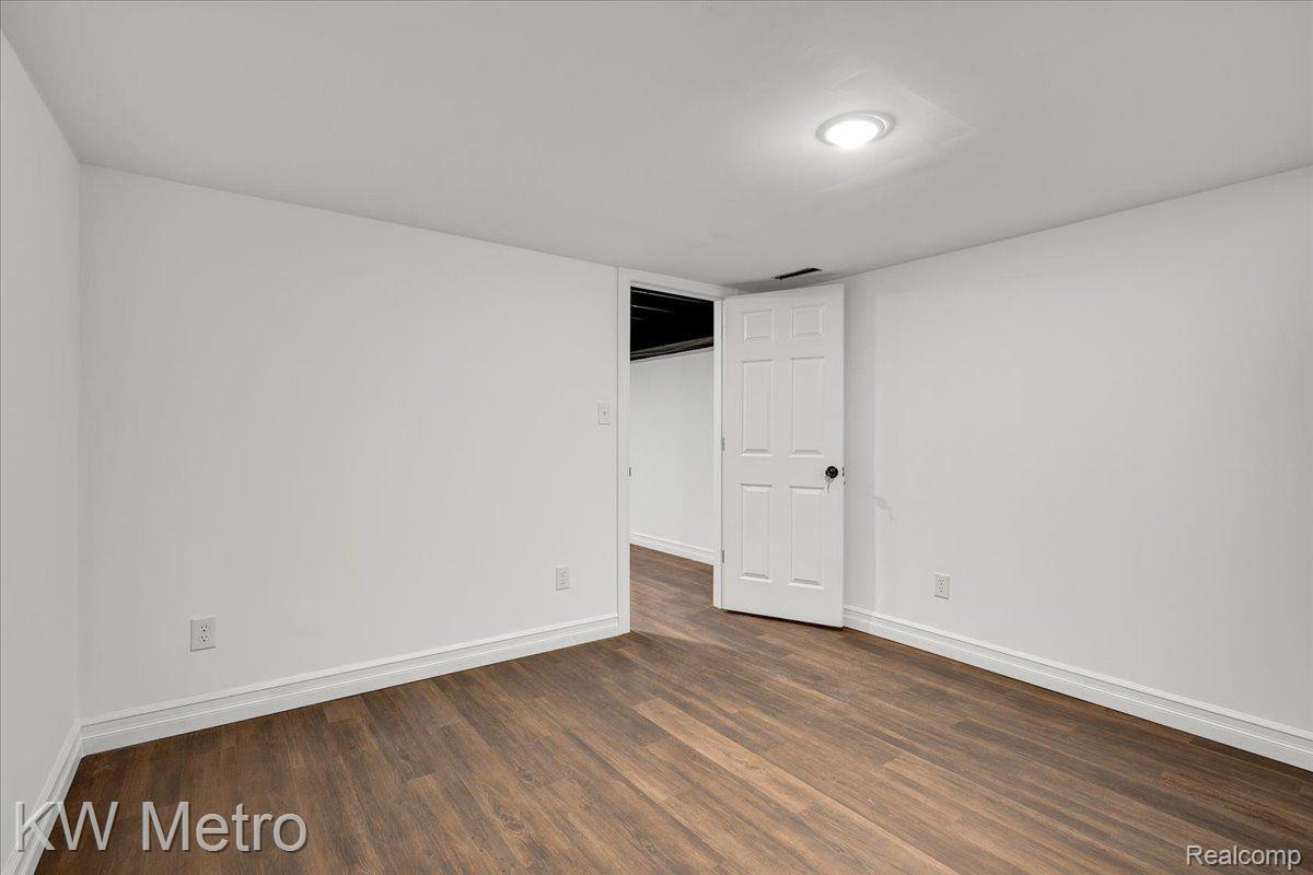 29270 Rambling Road Southfield, MI 48076 - Photo 21 of 33 Gallery Image 21