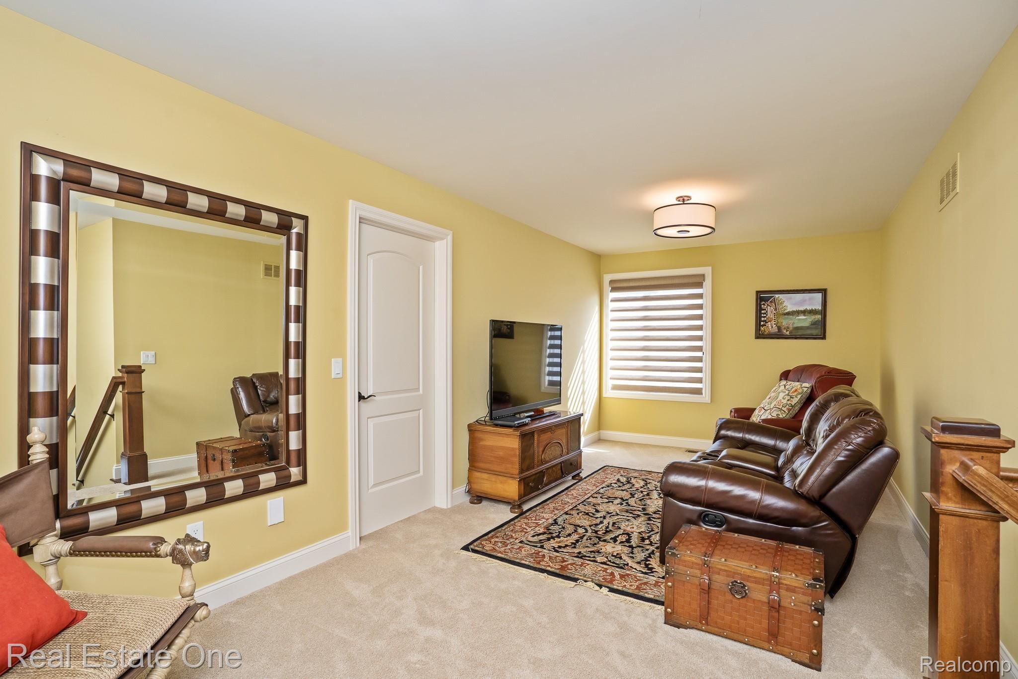 729 Renshaw Street Rochester, MI 48307 - Photo 21 of 41 Renshaw-W038.jpg