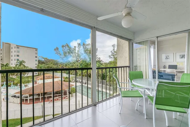 $139,000 | 3920 Inverrary Boulevard, Unit 404C, Lauderhill, FL 33319