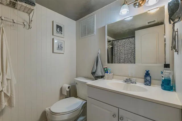 $139,000 | 3920 Inverrary Boulevard, Unit 404C, Lauderhill, FL 33319