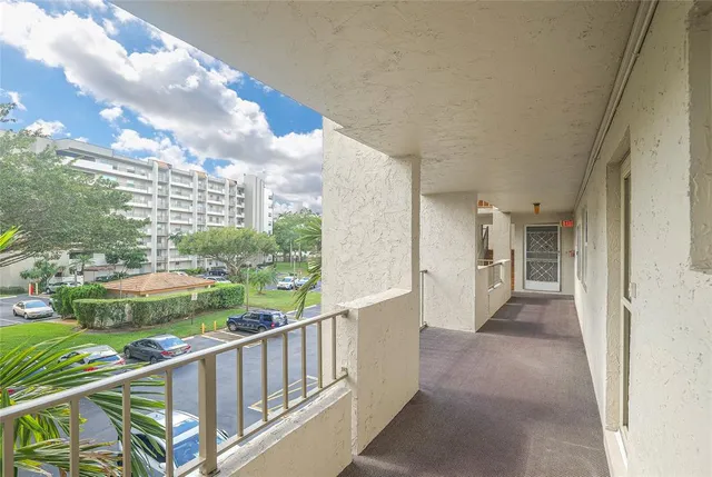 $139,000 | 3920 Inverrary Boulevard, Unit 404C, Lauderhill, FL 33319