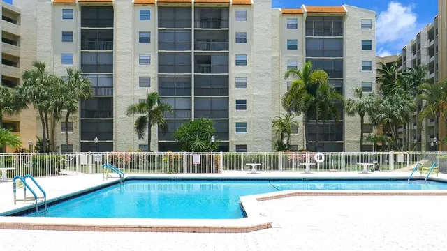 $139,000 | 3920 Inverrary Boulevard, Unit 404C, Lauderhill, FL 33319