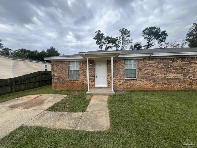 $1,050 | 821 Calhoun Avenue, Unit A, Pensacola, FL 32507