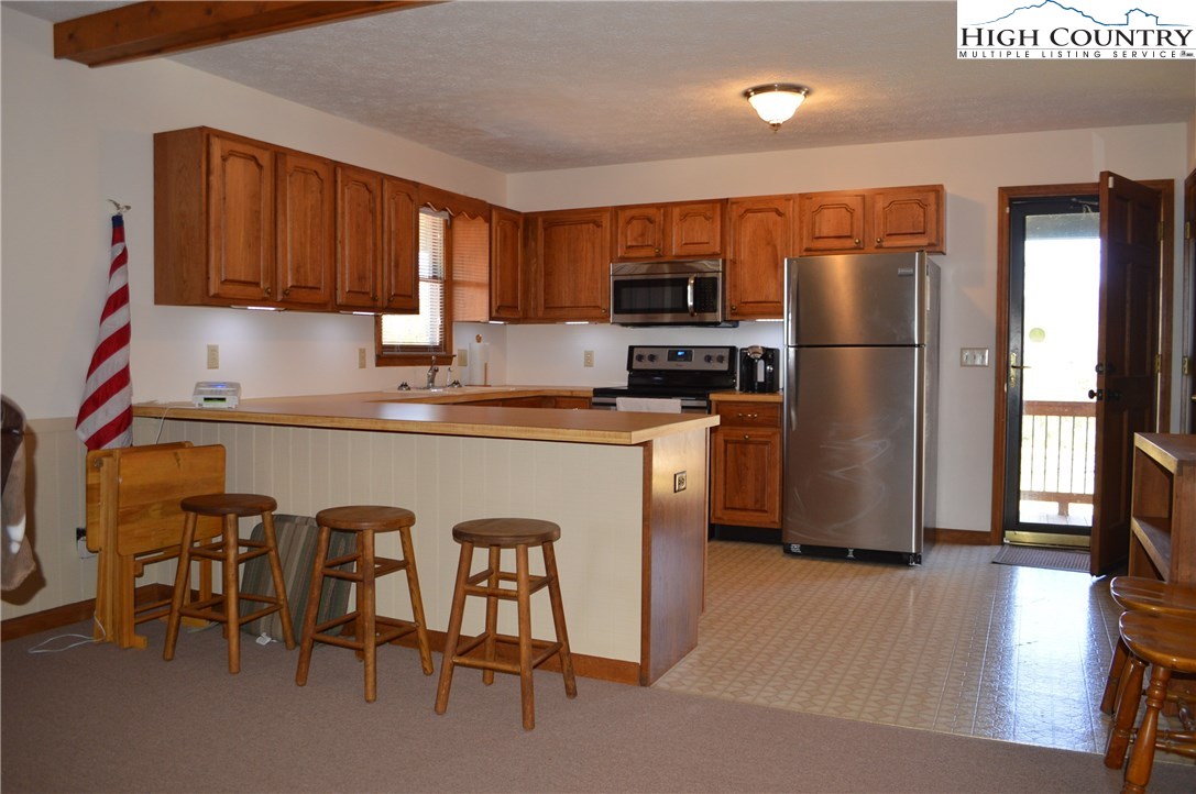251 Windridge Road Sparta, NC 28675 - Photo 6 of 23 Gallery Image 6