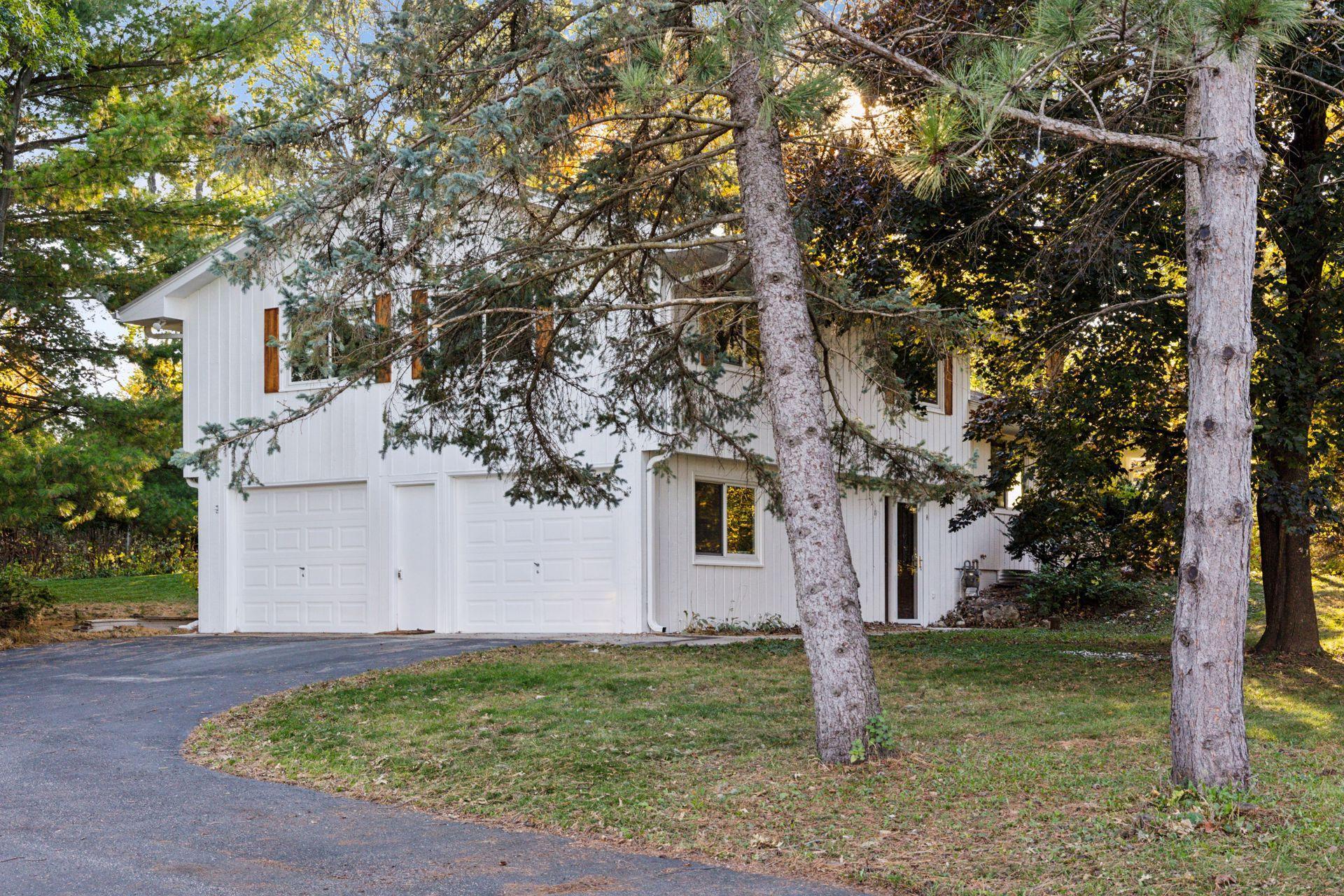 18065 Berry Lane Deephaven, MN 55391 - Photo 2 of 15