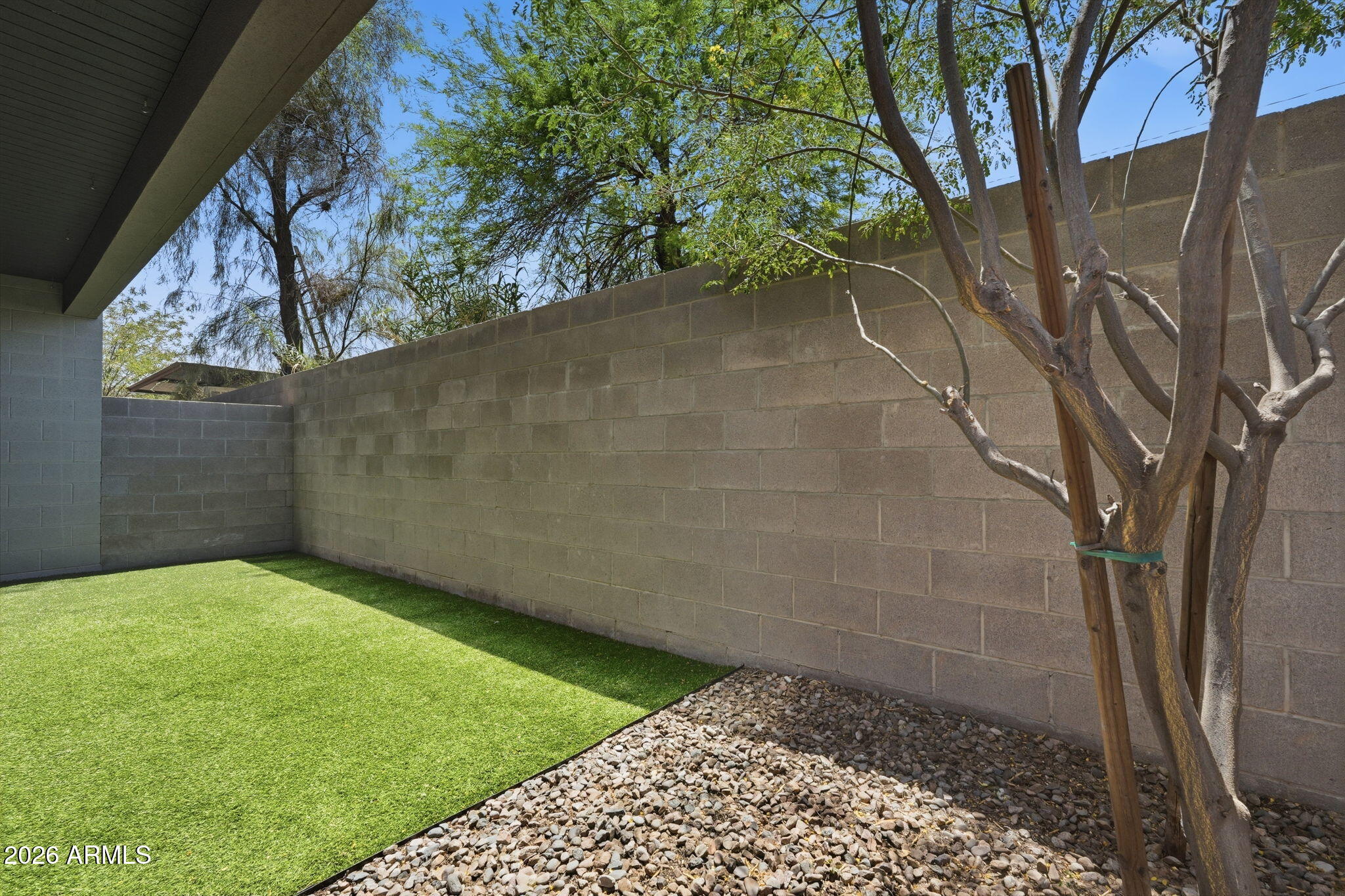 2727 East Thomas Road, Unit 5 Phoenix, AZ 85016 - Photo 4 of 41 a view of a back yard