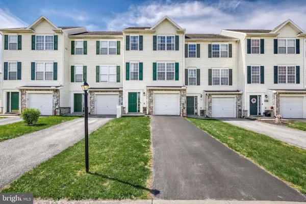 $239,900 | 354 Mesa Lane, Unit 28, York, PA 17408