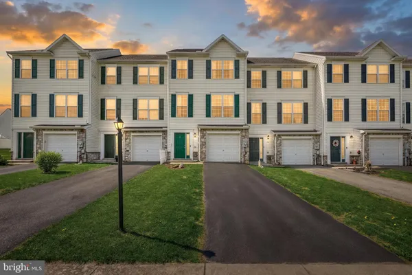 $239,900 | 354 Mesa Lane, Unit 28, York, PA 17408