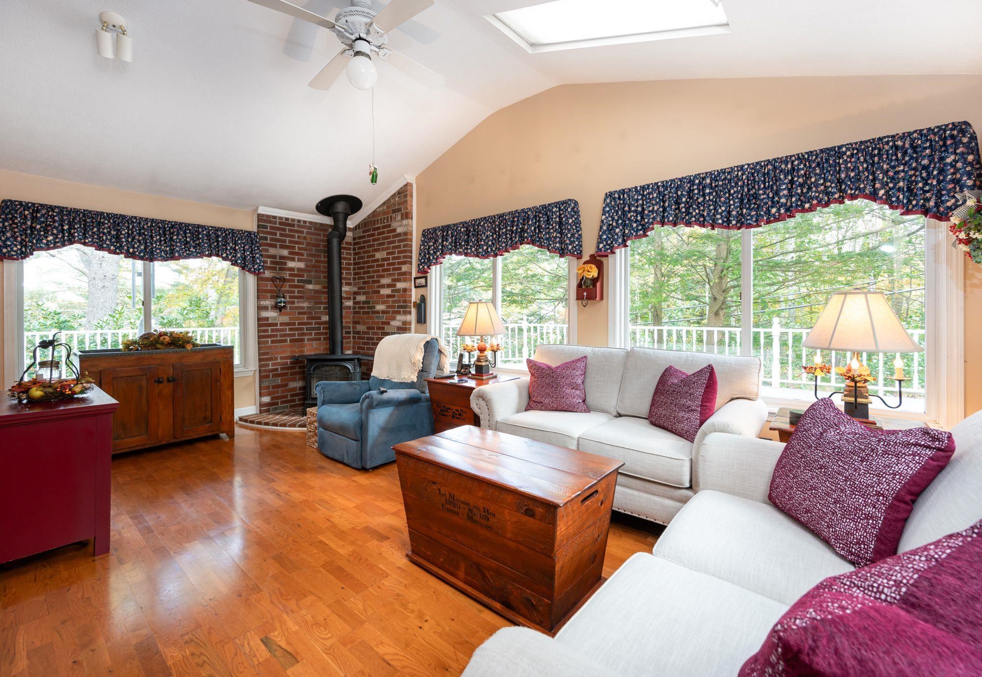 106 North Amherst Road Bedford, NH 03110 - Photo 3 of 39 Gallery Image 3
