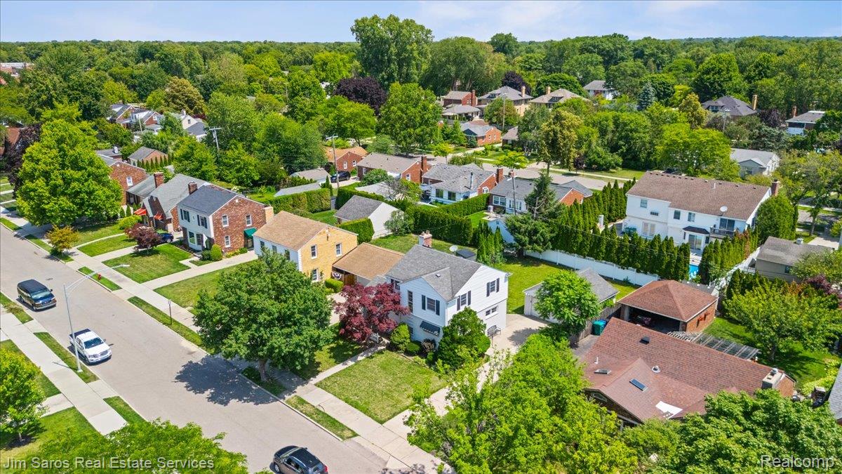 1010 Nottingham Road Grosse Pointe, MI 48230 - Photo 29 of 30 Residential neighborhood featuring varied single-family homes, mature trees, and manicured landscaping