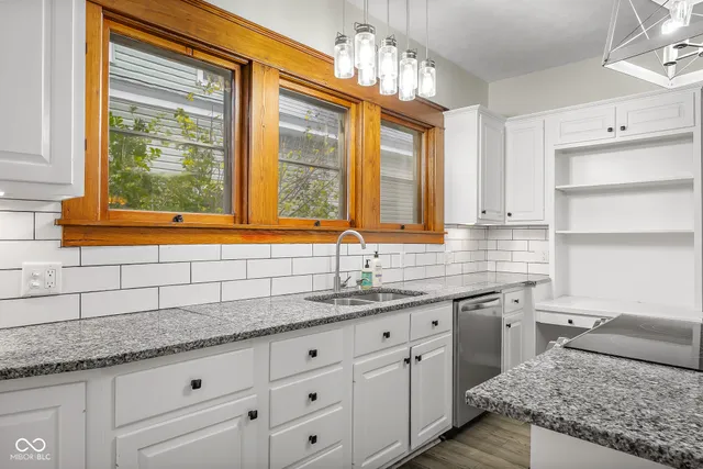 $324,900 | 818 Sycamore Street, Columbus, IN 47201