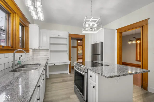 $324,900 | 818 Sycamore Street, Columbus, IN 47201