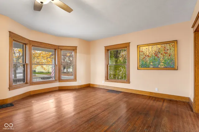 $324,900 | 818 Sycamore Street, Columbus, IN 47201