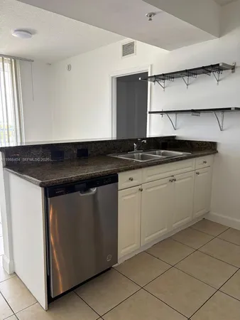 $2,100 | 1 Glen Royal Parkway, Unit 913, Miami, FL 33125