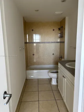 $2,100 | 1 Glen Royal Parkway, Unit 913, Miami, FL 33125