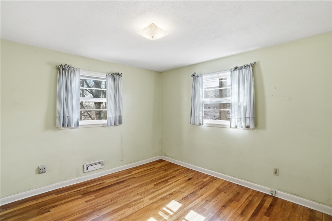 128 Clifford Street Pawtucket, RI 02860 - Photo 15 of 36