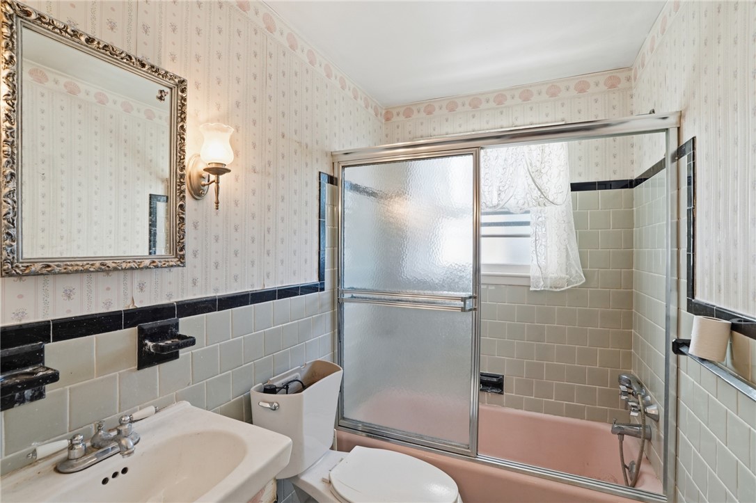 128 Clifford Street Pawtucket, RI 02860 - Photo 21 of 36