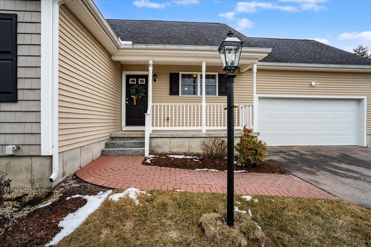 10 Marion's Way Bow, NH 03304 - Photo 2 of 32