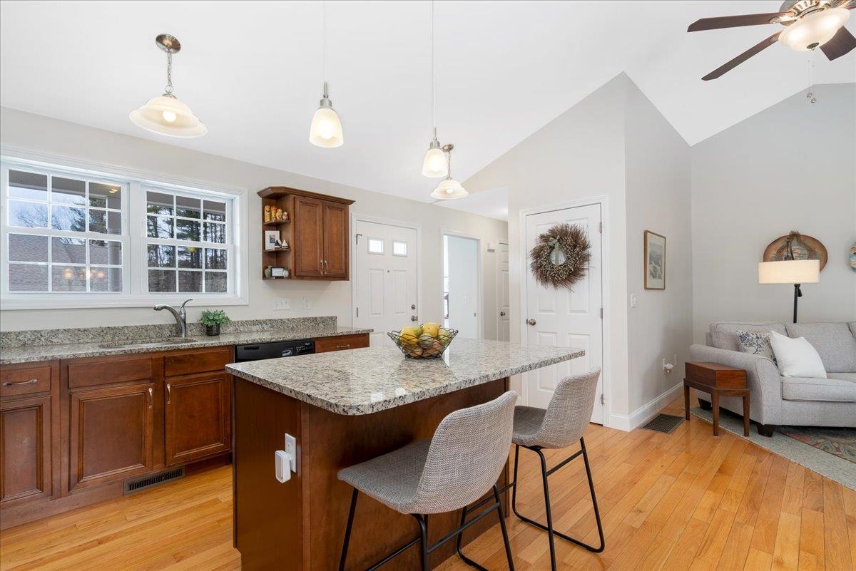 10 Marion's Way Bow, NH 03304 - Photo 5 of 32