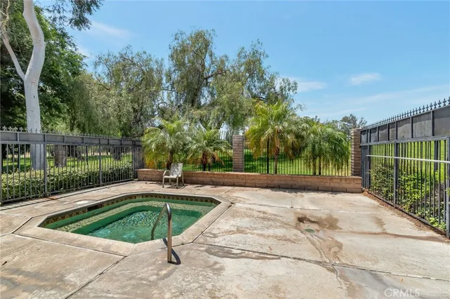 $395,000 | 3246 Little Mountain Drive, Unit D, San Bernardino, CA 92405