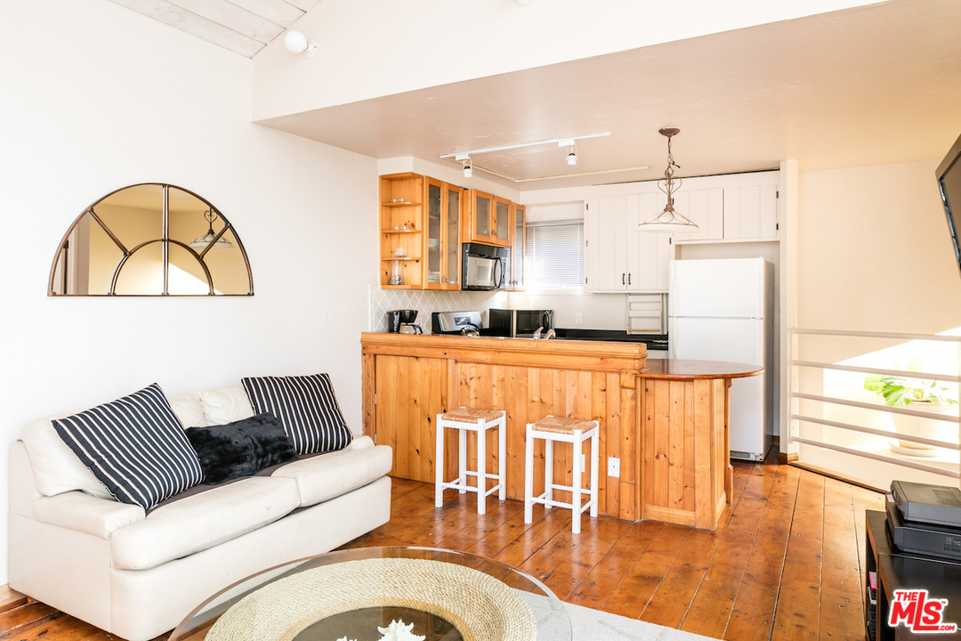 29235 Heathercliff Road, Unit 6 Malibu, CA 90265 - Photo 16 of 22 Gallery Image 16