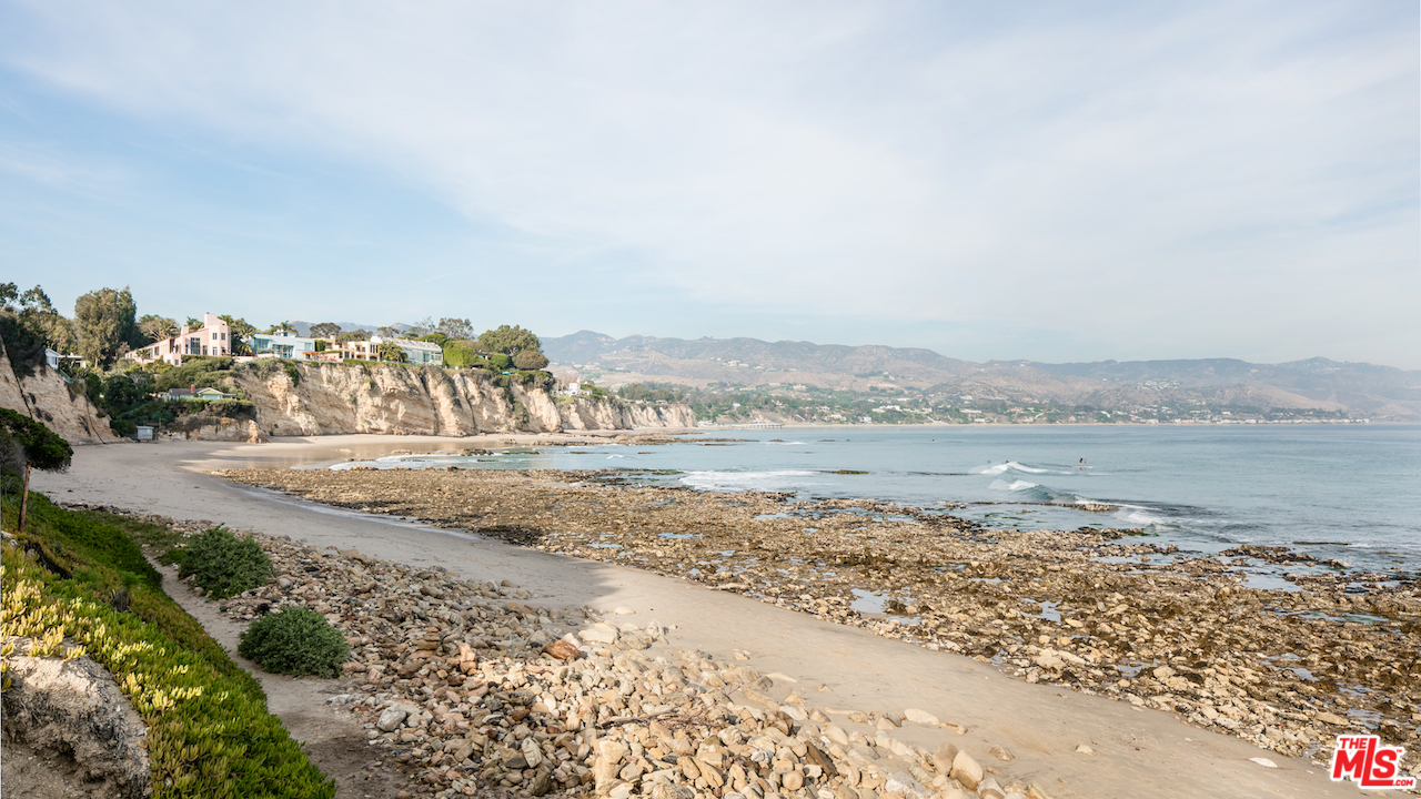 29235 Heathercliff Road, Unit 6 Malibu, CA 90265 - Photo 21 of 22 Gallery Image 21