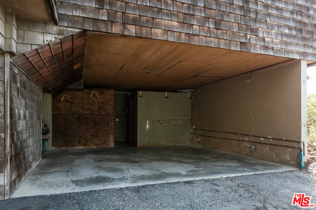 29235 Heathercliff Road, Unit 6 Malibu, CA 90265 - Photo 4 of 22 Gallery Image 4