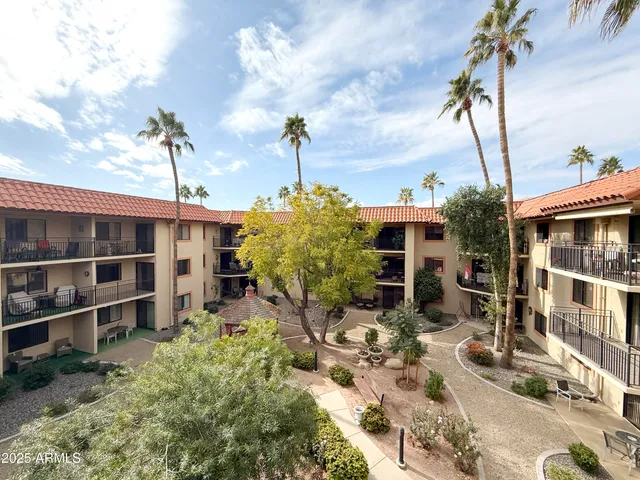 $2,500 | 10330 West Thunderbird Boulevard, Unit A304, Sun City, AZ 85351