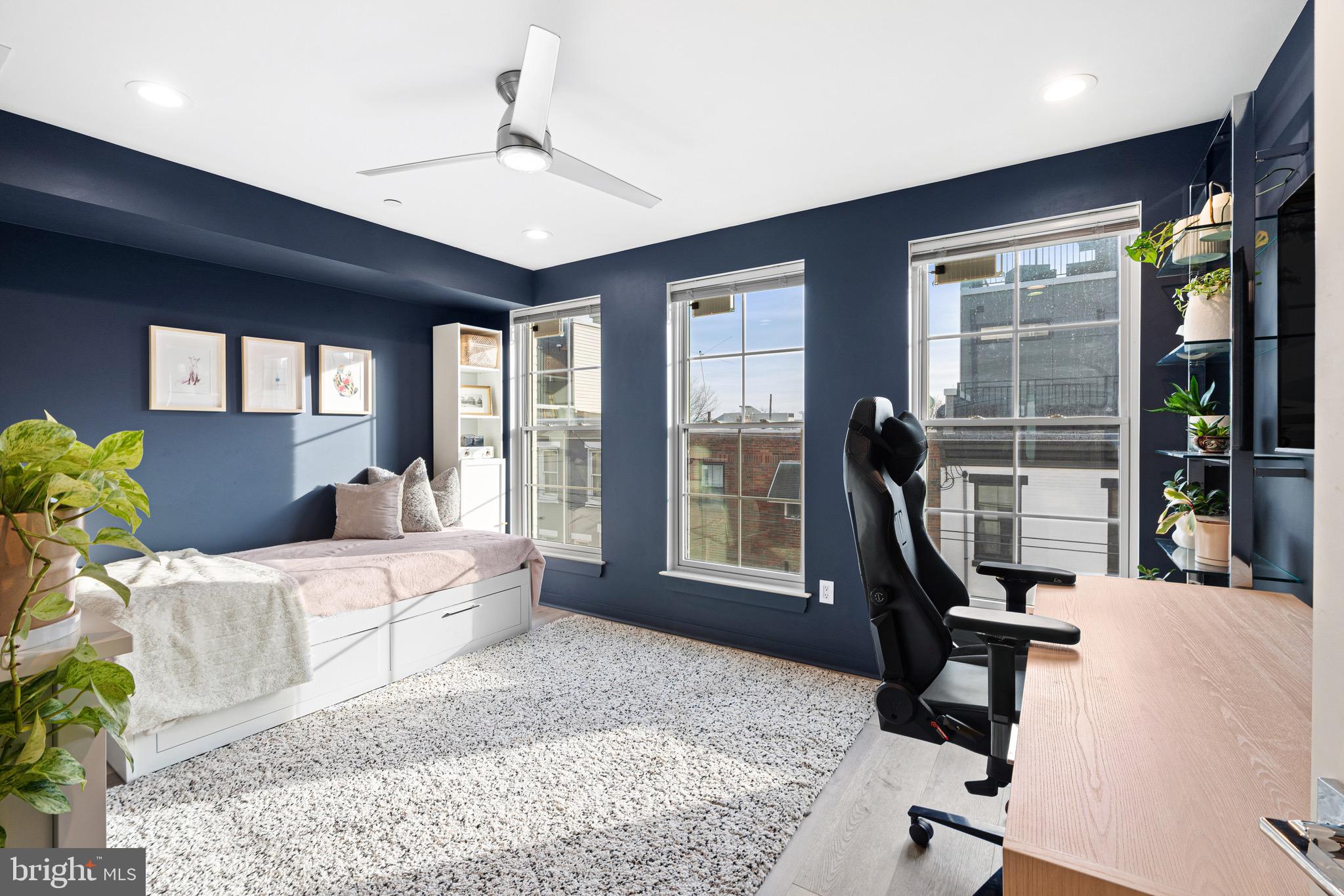 627 McClellan Street Philadelphia, PA 19148 - Photo 12 of 34 Guest room 1