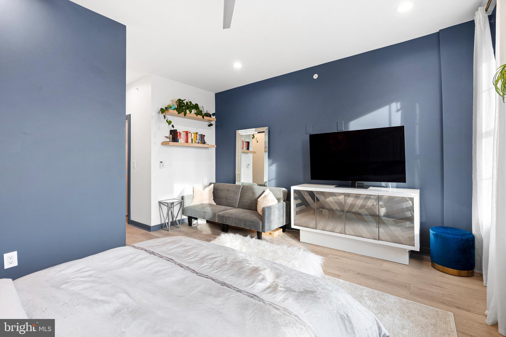 627 McClellan Street Philadelphia, PA 19148 - Photo 21 of 34 Primary bedroom