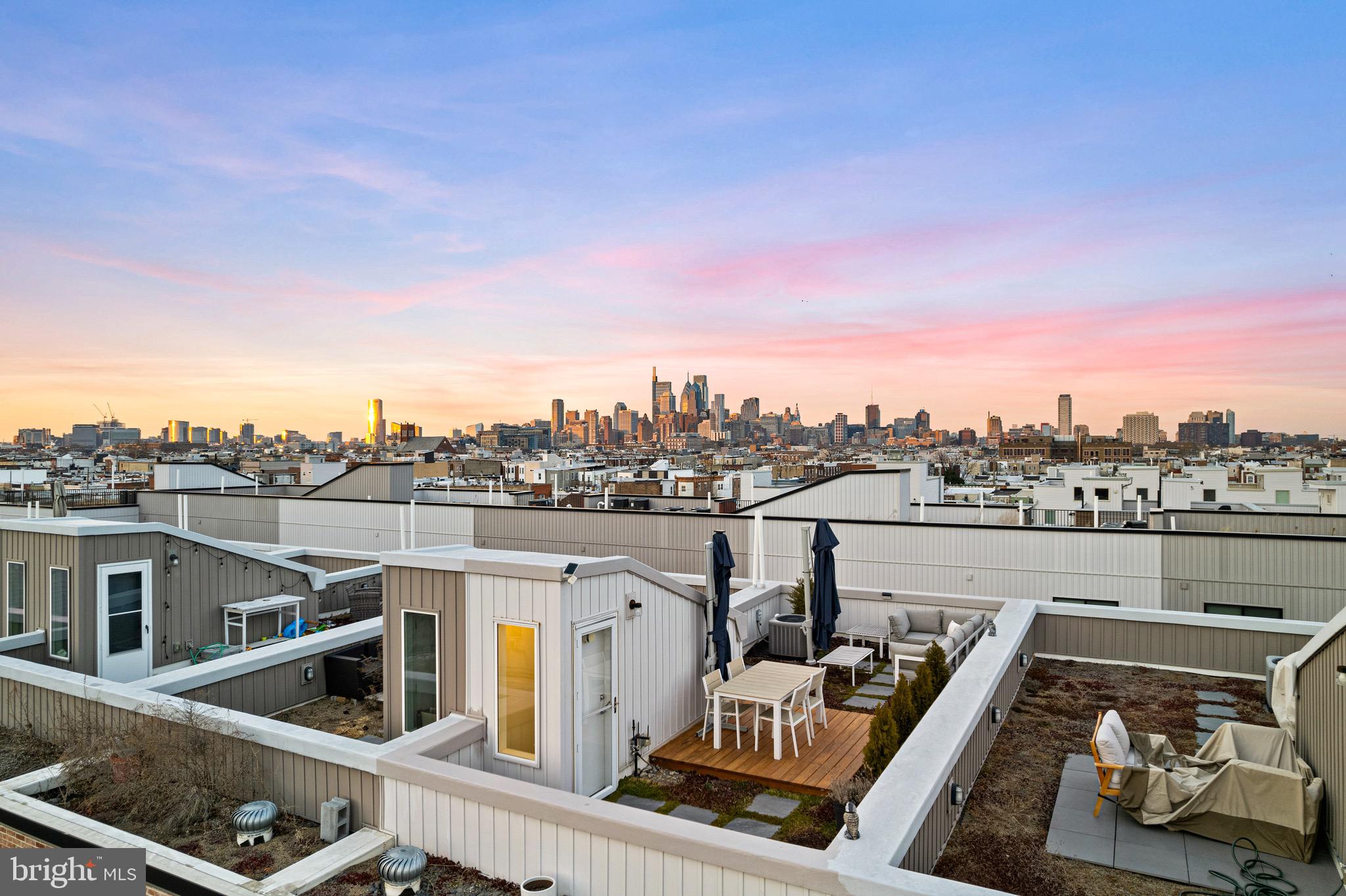 627 McClellan Street Philadelphia, PA 19148 - Photo 28 of 34 WHAT A VIEW!