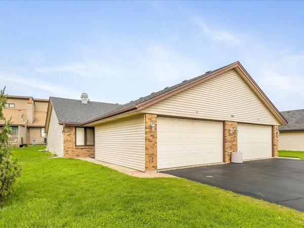 $175,000 | 7487 Colosseum Drive, Unit 4, Rockford, IL 61107