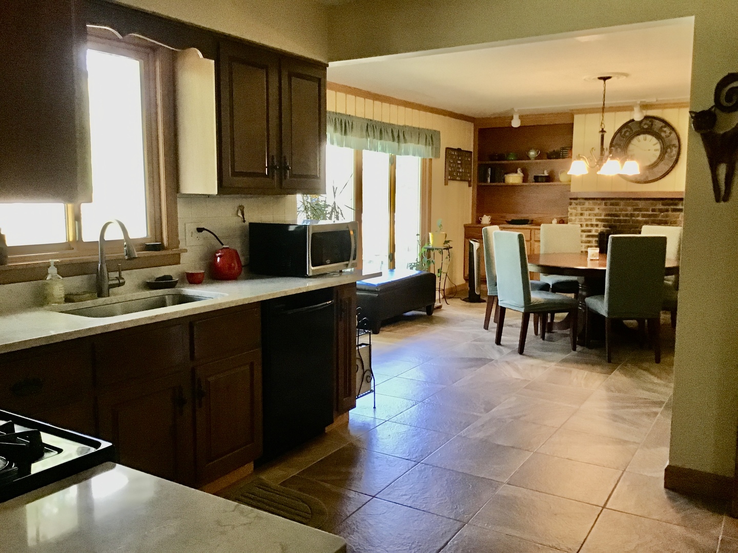 2231 Garden Road Aurora, IL 60506 - Photo 6 of 22