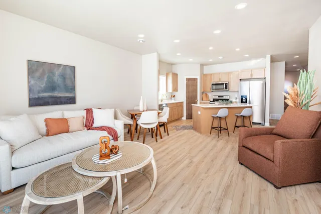 $382,690 | 1600 5th Avenue Northeast, Dilworth, MN 56529