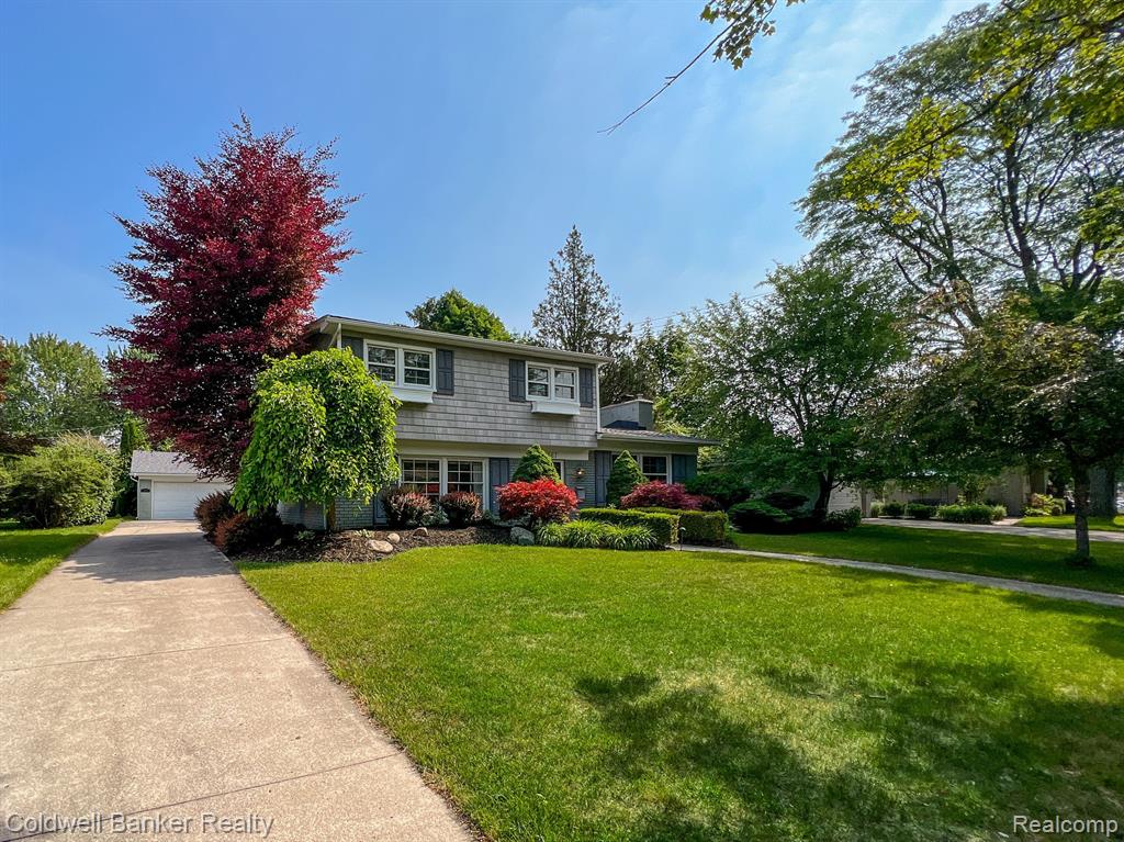 567 South Cranbrook Cross Road Bloomfield Hills, MI 48301 - Photo 2 of 35