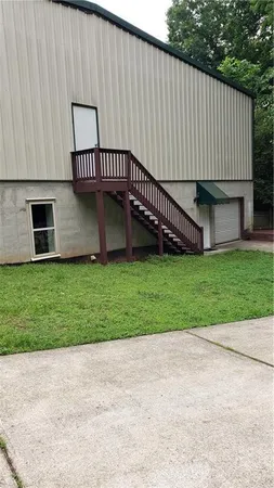 $1,900 | 3830 Mathis Airpark Road, Unit B, Suwanee, GA 30024