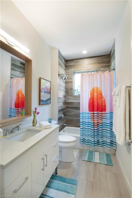 10042 Vanderbilt Drive Naples, FL 34108 - Photo 11 of 37