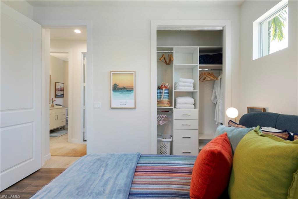 10042 Vanderbilt Drive Naples, FL 34108 - Photo 13 of 37