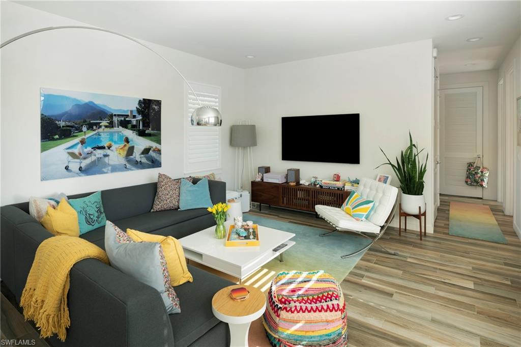 10042 Vanderbilt Drive Naples, FL 34108 - Photo 18 of 37